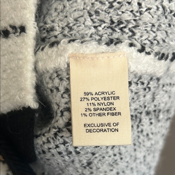 NTW! Black and White Checkered Cardigan with Gold Buttons - Picture 7 of 10